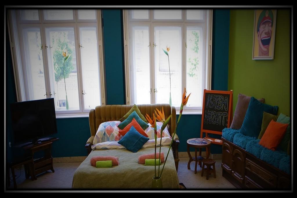 Happy Colours In Old Town Apartment Kecskemet Exterior photo